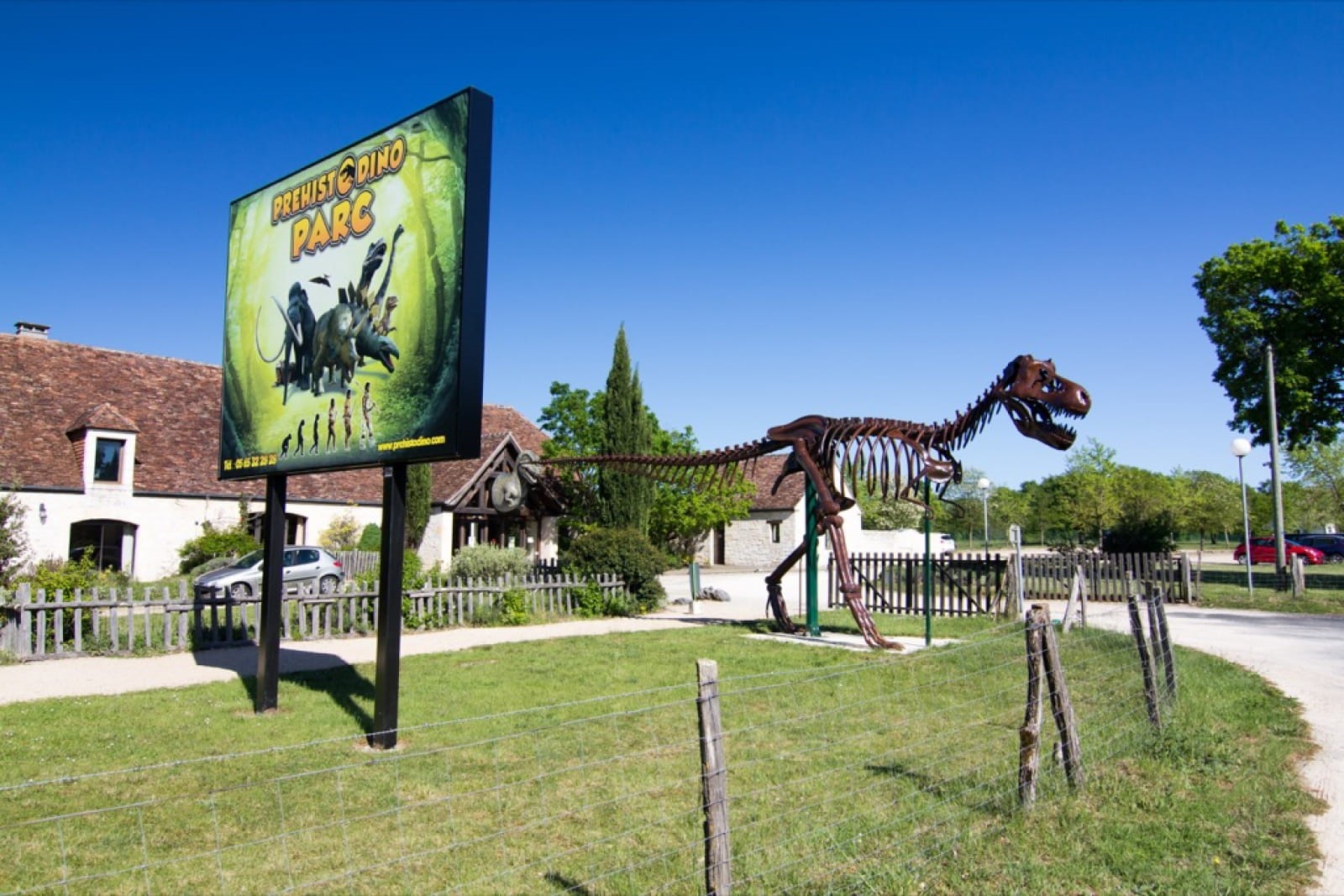 Accueil Dino Parc à Lacave